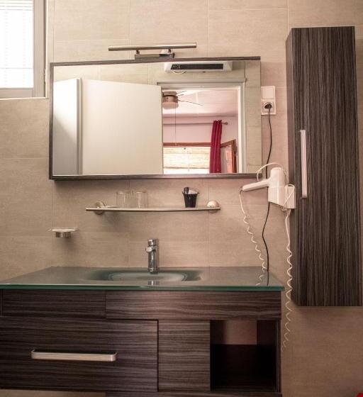 스탠다드 룸 킹사이즈 침대, Hôtel Les Orangers