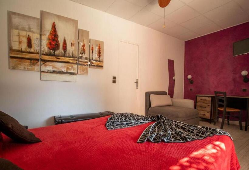 스탠다드 룸 킹사이즈 침대, Hôtel Les Orangers