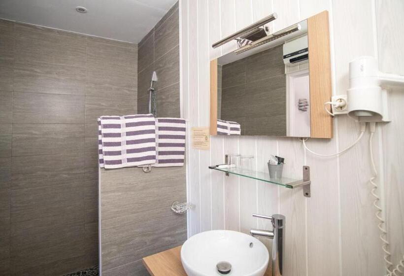 스탠다드 테라스 룸, Hôtel Les Orangers