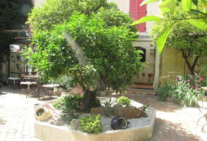 带大床的豪华间, Hôtel Les Orangers