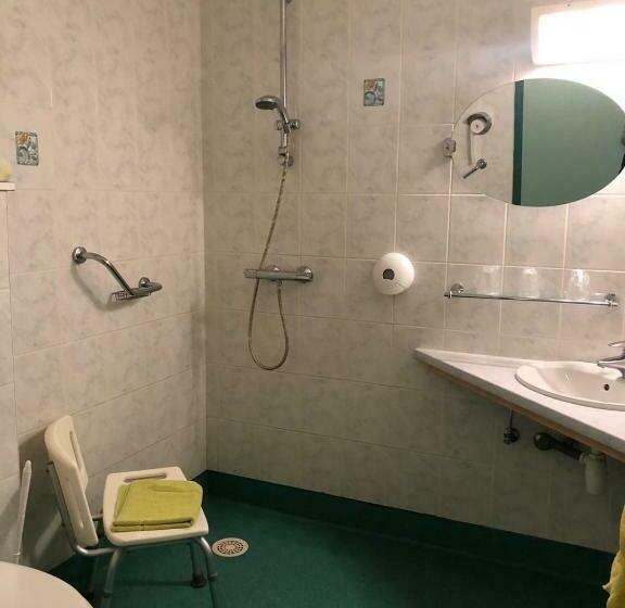 Номер Стандарт Трехместный, Hôtel Restaurant De L Europort