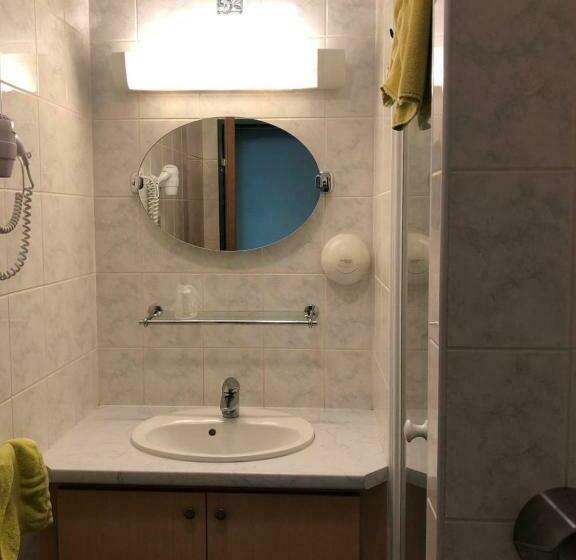 Номер Стандарт, Hôtel Restaurant De L Europort