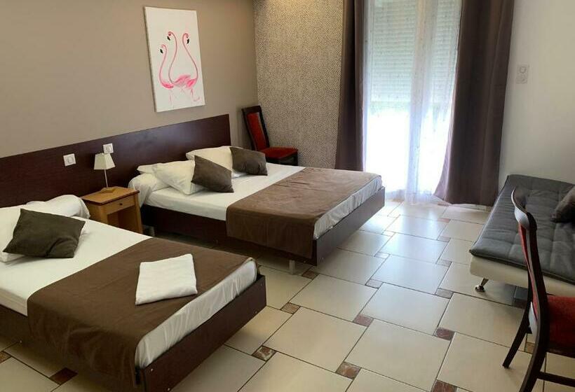 غرفة قياسية رباعية, Hôtel Restaurant Mon Auberge