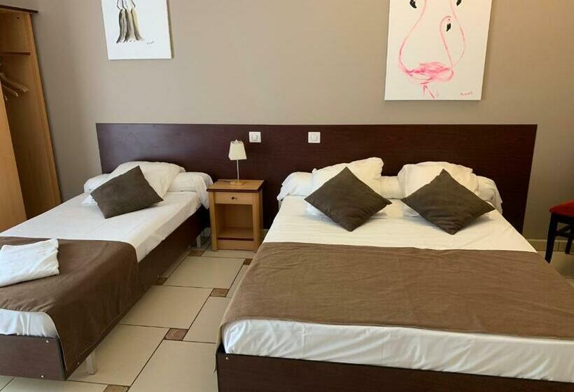 غرفة قياسية ثلاثية, Hôtel Restaurant Mon Auberge