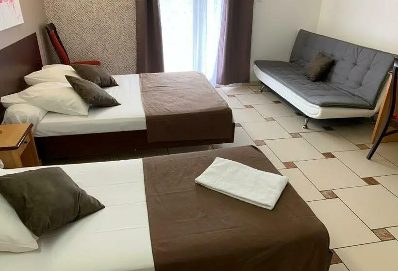 スタンダード４人部屋, Hôtel Restaurant Mon Auberge