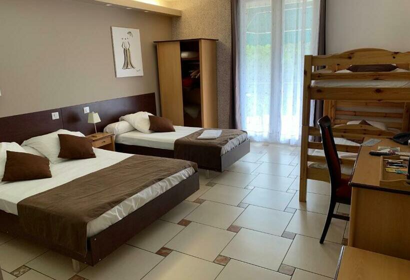 غرفة قياسية رباعية, Hôtel Restaurant Mon Auberge