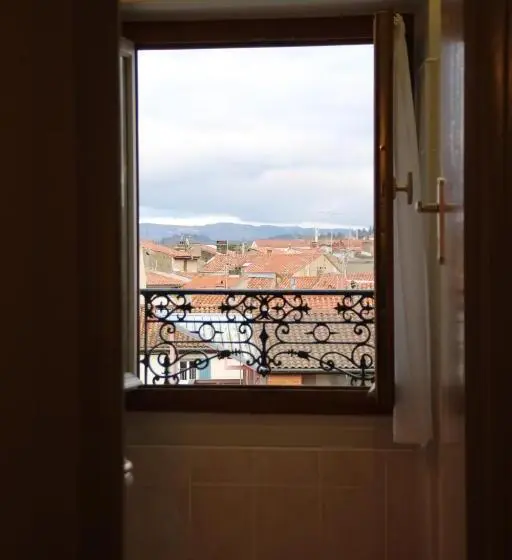 Standard Neljän Hengen Huone, Hôtel Rivière