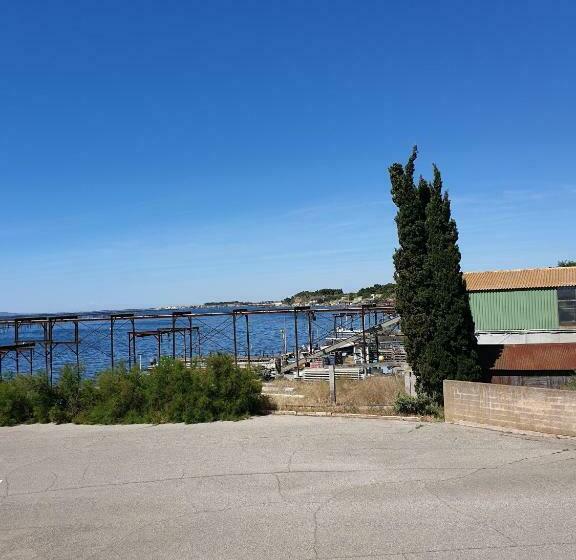 غرفة قياسية, La Côte Bleue