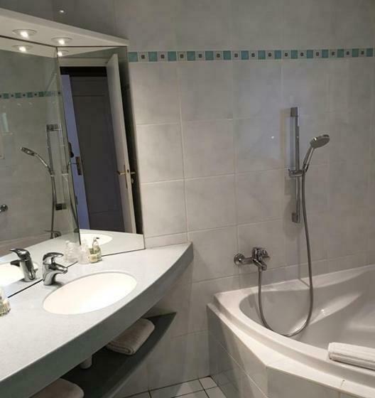 غرفة قياسية بالطابق الأرضى, La Côte Bleue