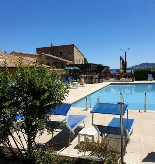 غرفة قياسية بالطابق الأرضى, La Côte Bleue