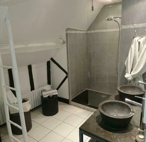 コンフォートルーム, Côté Jardin Chambres D Hôtes