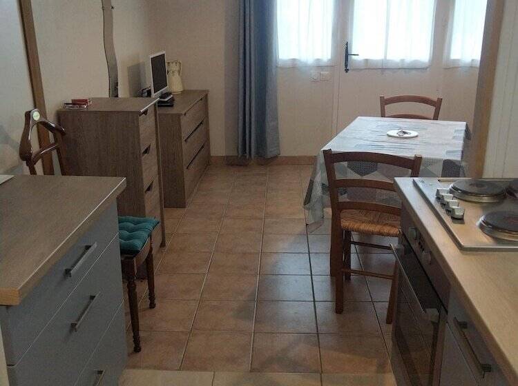 Дом 1 Спальня, Domaine De Lesvaniel