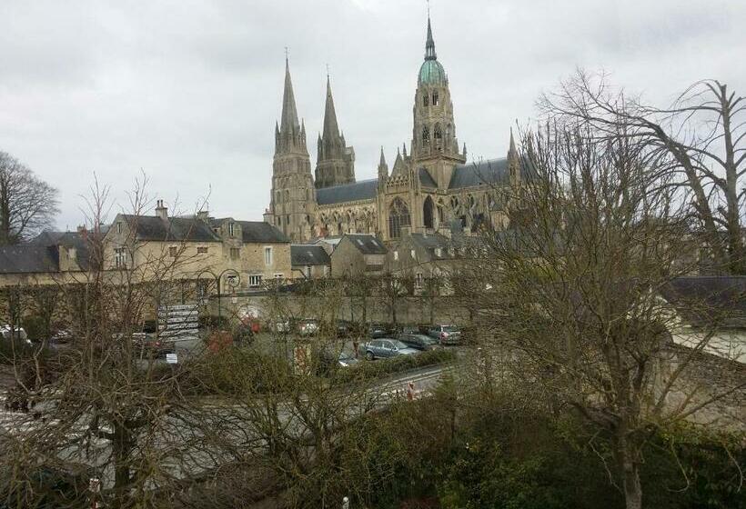 Superior  Værelse m. Balkon, Le Castel Guesthouse
