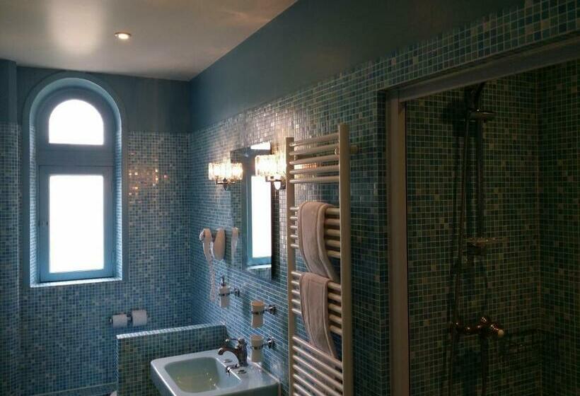 Номер Superior с Балконом, Le Castel Guesthouse