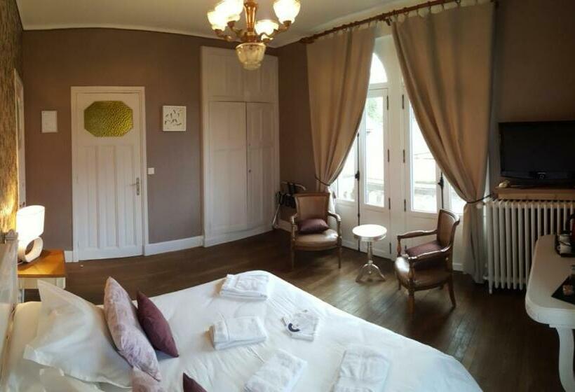 Номер Superior с Балконом, Le Castel Guesthouse