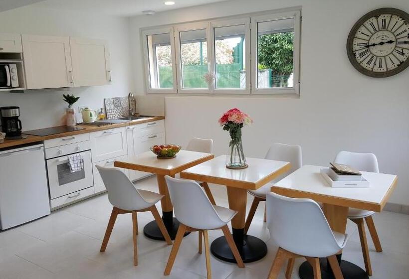 Hus 3 Soveværelser, Le Castel Guesthouse