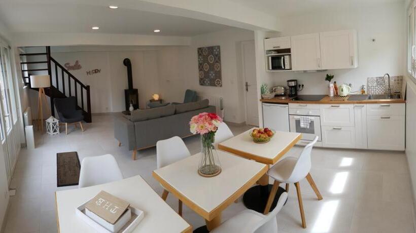 Hus 3 Soveværelser, Le Castel Guesthouse