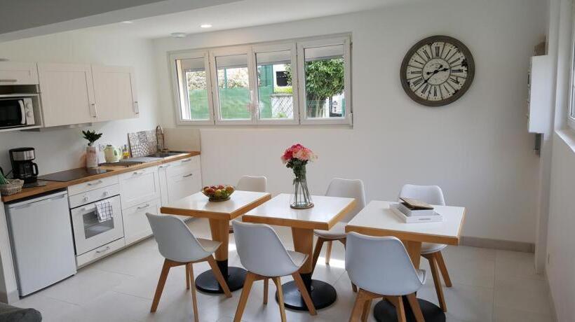 Hus 3 Soveværelser, Le Castel Guesthouse