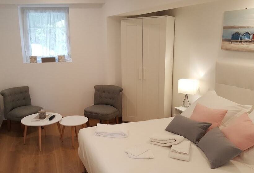 Hus 3 Soveværelser, Le Castel Guesthouse