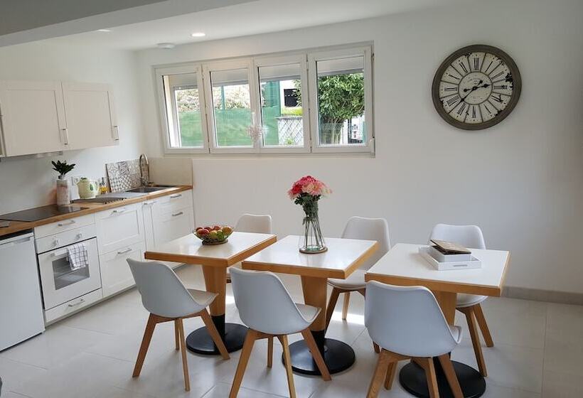 Hus 3 Soveværelser, Le Castel Guesthouse