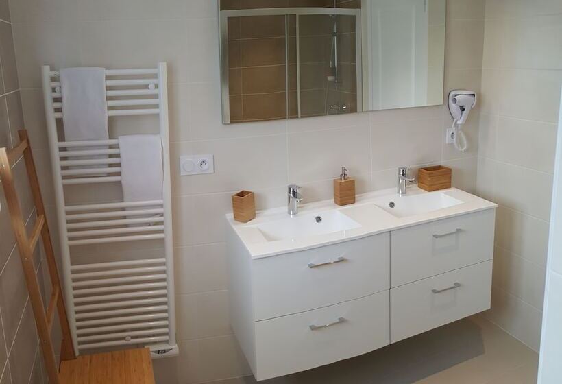 Hus 3 Soveværelser, Le Castel Guesthouse