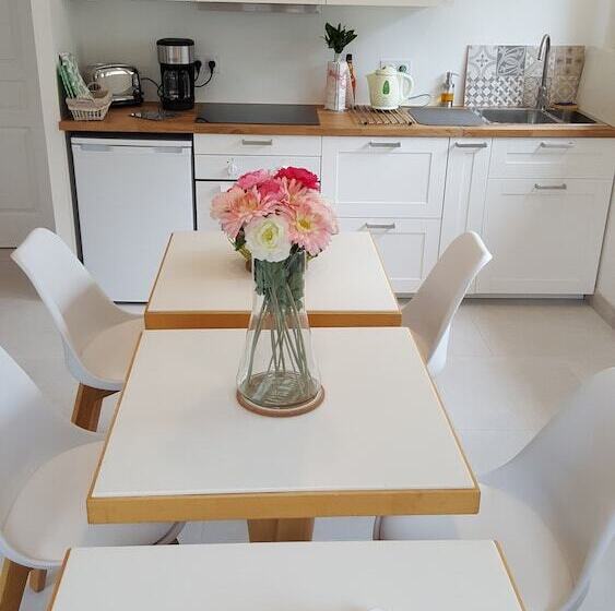 Hus 3 Soveværelser, Le Castel Guesthouse