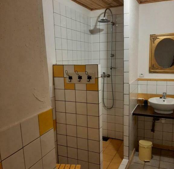 스탠다드 룸, Le Marconnès