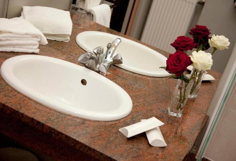 패밀리 룸, Au Pavillon Du Frêne