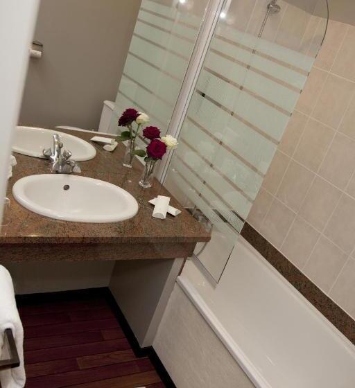 패밀리 룸, Au Pavillon Du Frêne