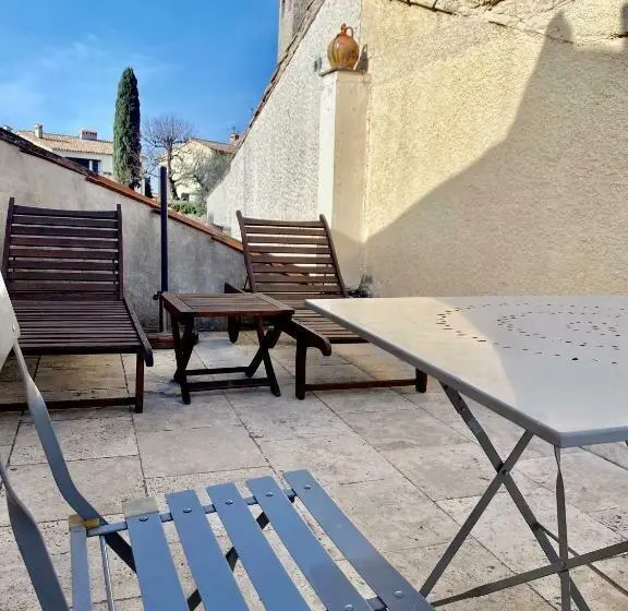 山の見えるテラス付きスタンダードルーム, Auberge Du Vieux Château