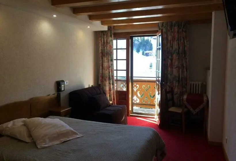 Standard Kolmen Hengen Huone, Chalet Hôtel Du Borderan