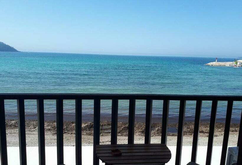 Номер Стандарт Вид на Море с Балконом, Hôtel Chanteplage