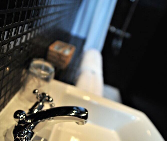 コンフォートルーム, Logis Hôtel   Restaurant Maison Claude Darroze