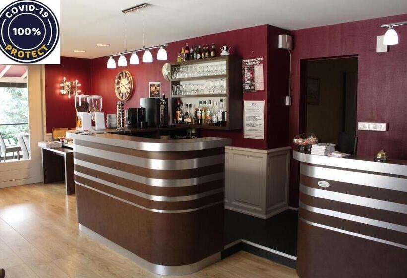 Номер Стандарт Трехместный, Contact Hôtel Du Relais Thouars