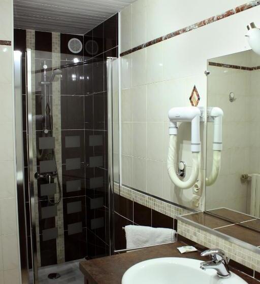 Номер Стандарт Трехместный, Contact Hôtel Du Relais Thouars