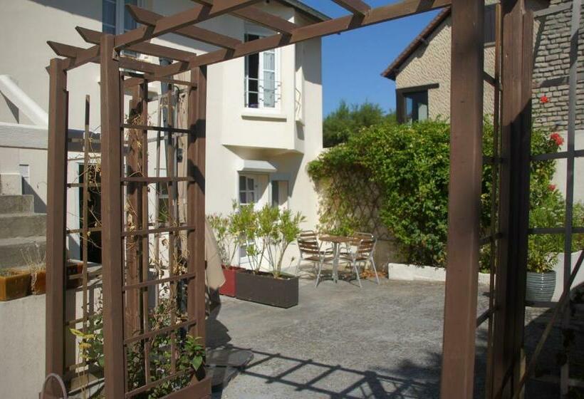 ファミリールーム, Hôtel De La Mer   Deauville Blonville   Boutique Hôtel De Charme Vue Mer Ou Campagne   Accès Direct