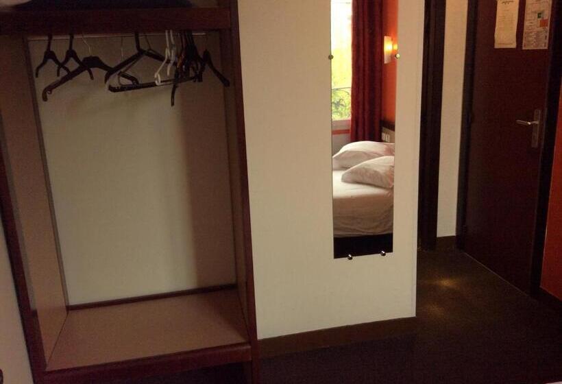 Номер Стандарт, De La Place