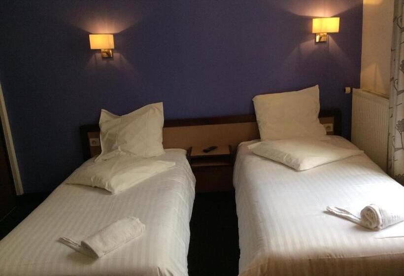 Номер Стандарт, De La Place