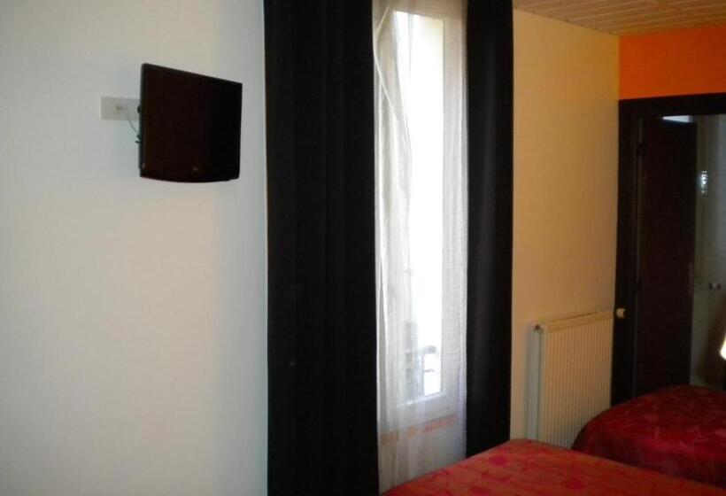 Номер Стандарт Трехместный, De La Place