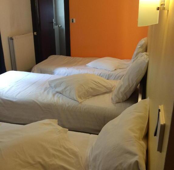 Номер Стандарт Трехместный, De La Place