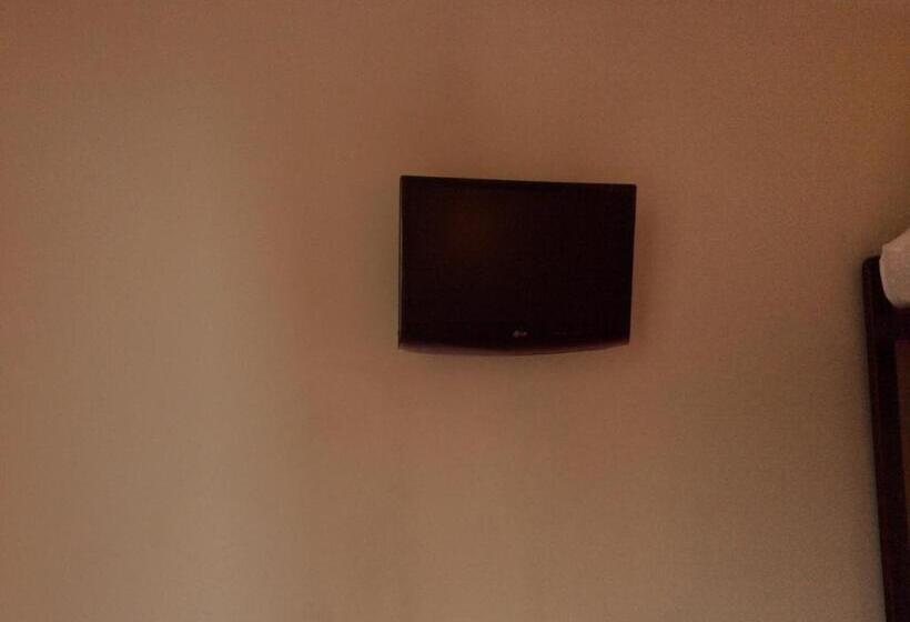 Номер Стандарт Трехместный, De La Place