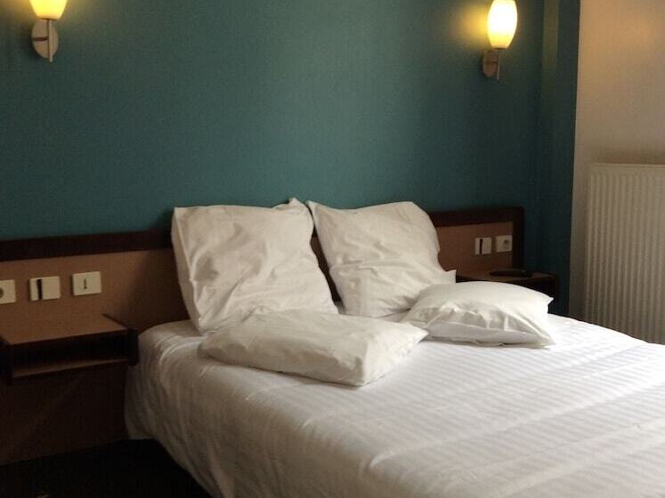 Номер Стандарт, De La Place