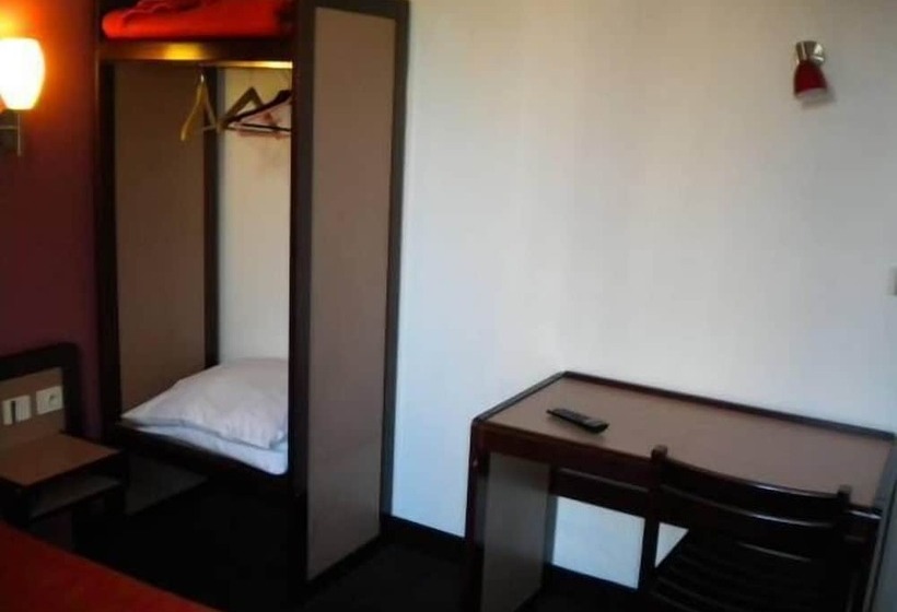 Номер Стандарт Трехместный, De La Place