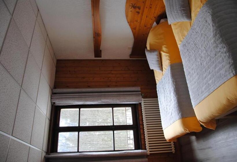 스탠다드 룸, Des Lacs