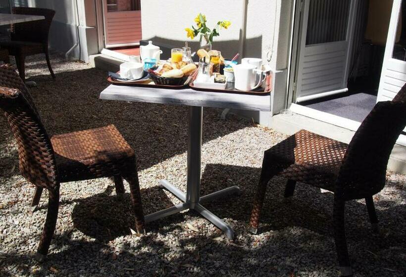 غرفة كومفورت, Du Croise