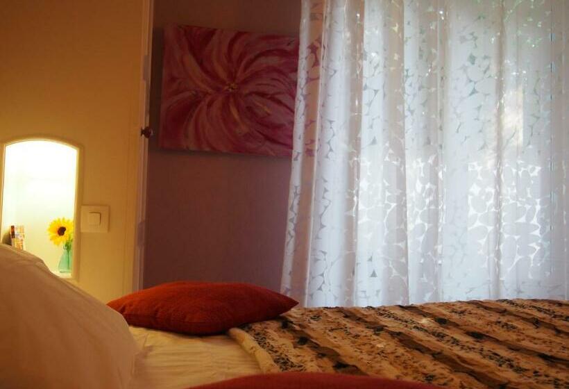 غرفة كومفورت, Du Croise