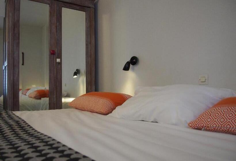 غرفة كومفورت, Du Croise