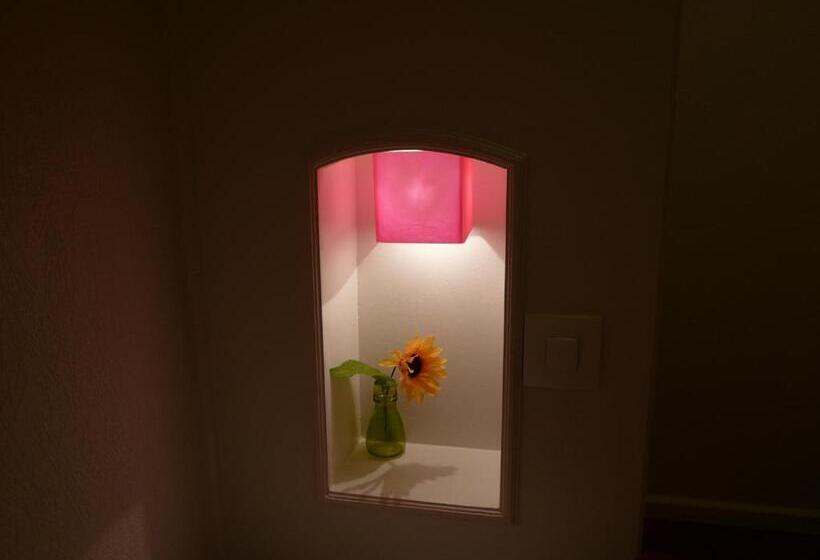 غرفة كومفورت, Du Croise