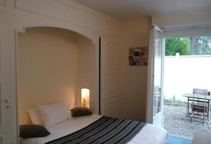 غرفة كومفورت, Du Croise