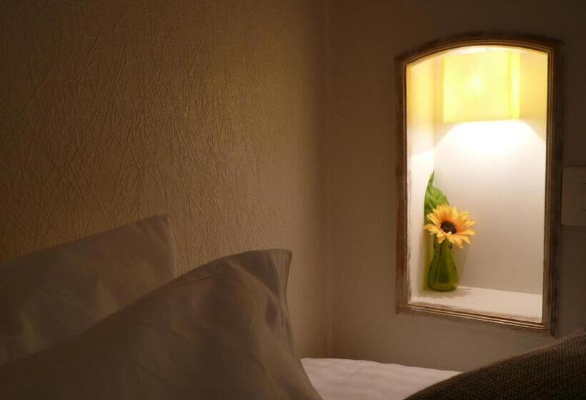 غرفة كومفورت, Du Croise